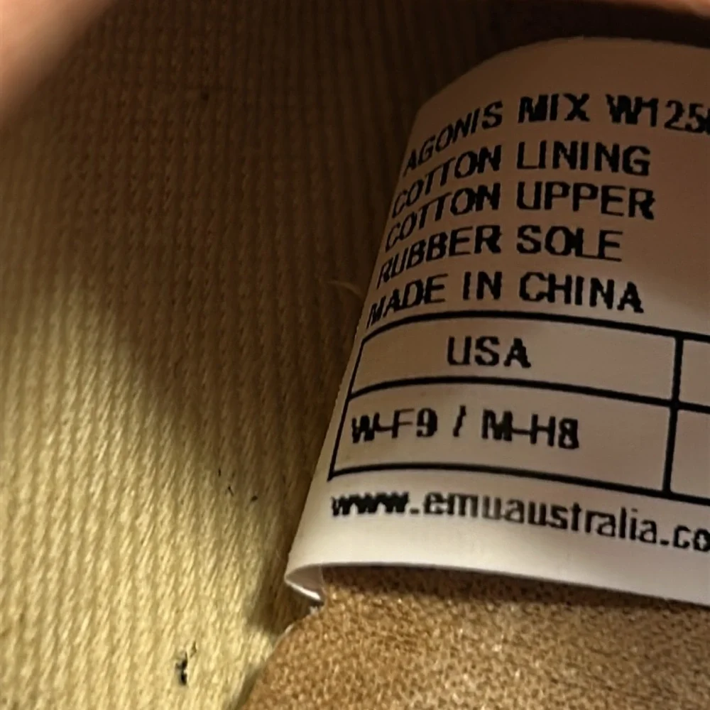 NWOT EMU espadrille leather flats